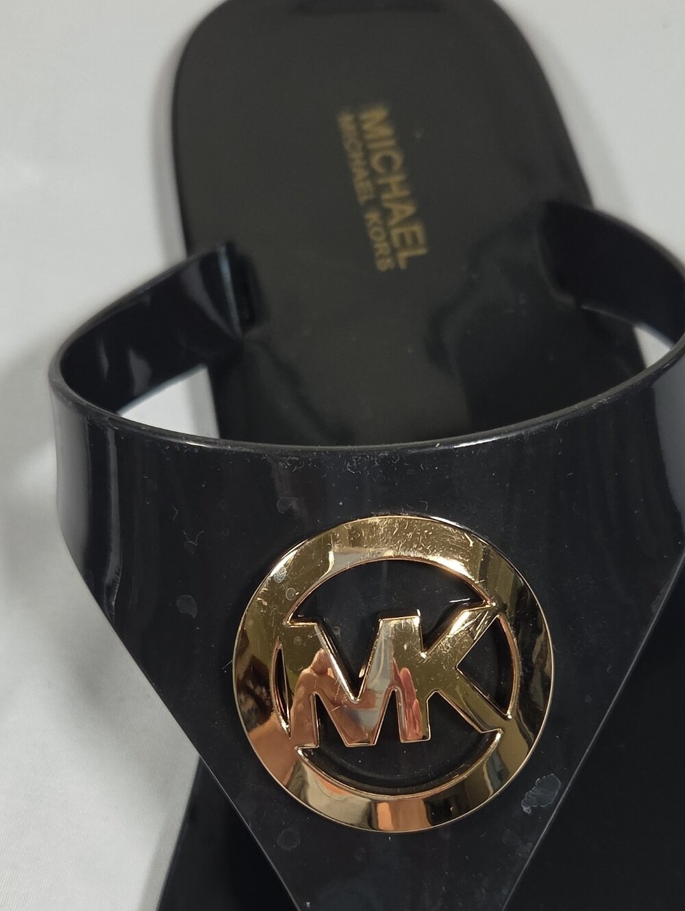 Michael Kors Black Jelly Thong Sandals with Gold MK Emblem Sz 8.5 - Picture 6 of 6